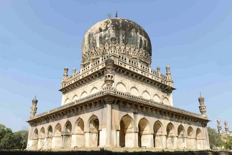 7 tombs in hyderabad